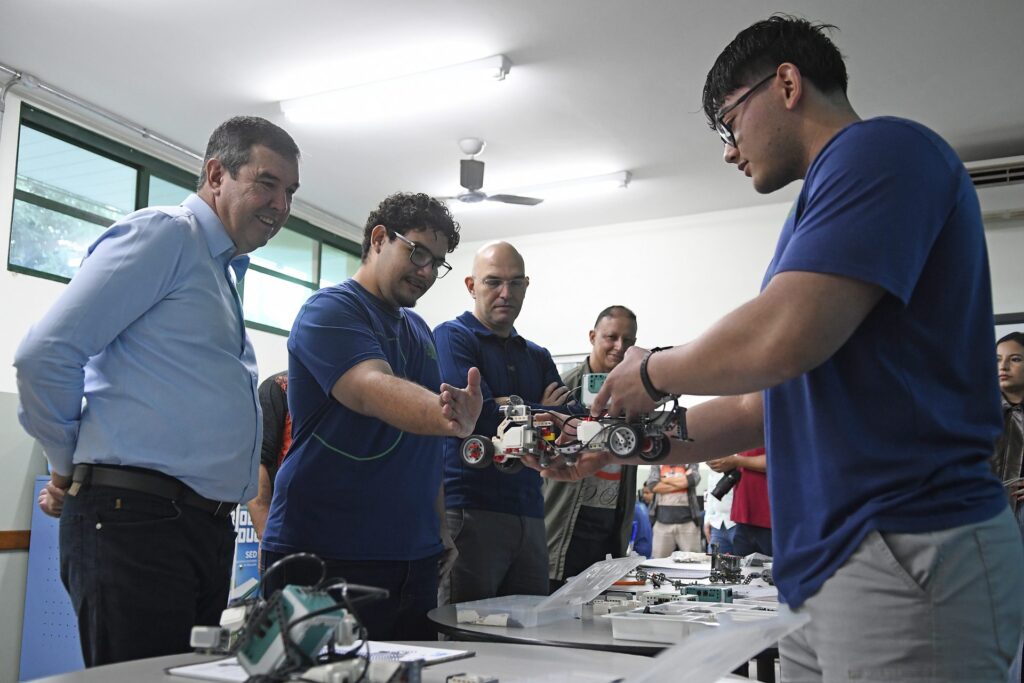 Tecnologia, música e horta transformam aprendizado dos alunos nas escolas da rede estadual de MS Tecnologia, música e horta transformam aprendizado dos alunos nas escolas da rede estadual de MS