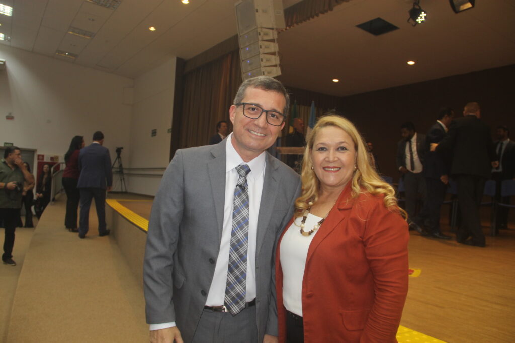 Três Lagoas celebra 111 anos homenageando personalidades que ajudam a construir a história do município Três Lagoas celebra 111 anos homenageando personalidades que ajudam a construir a história do município