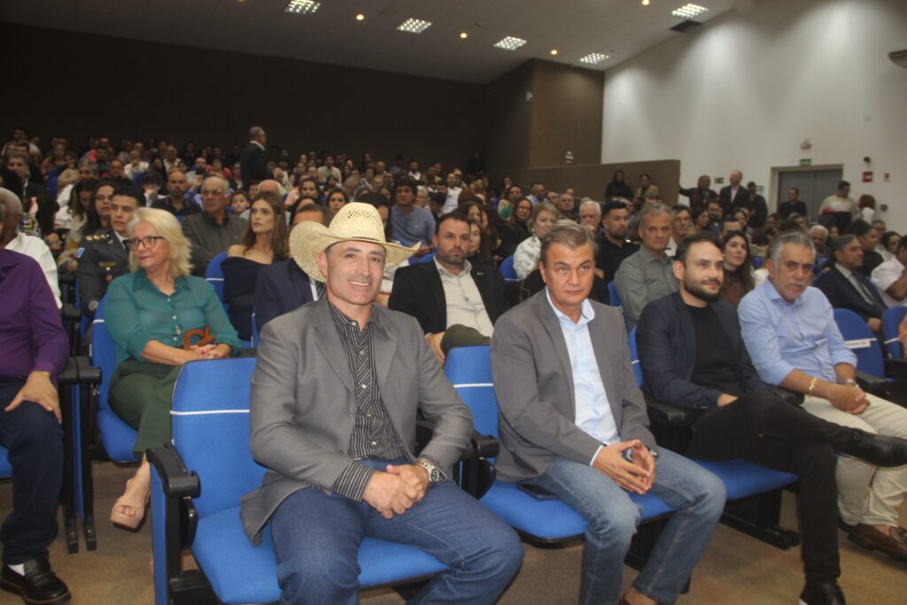 Três Lagoas celebra 111 anos homenageando personalidades que ajudam a construir a história do município Três Lagoas celebra 111 anos homenageando personalidades que ajudam a construir a história do município
