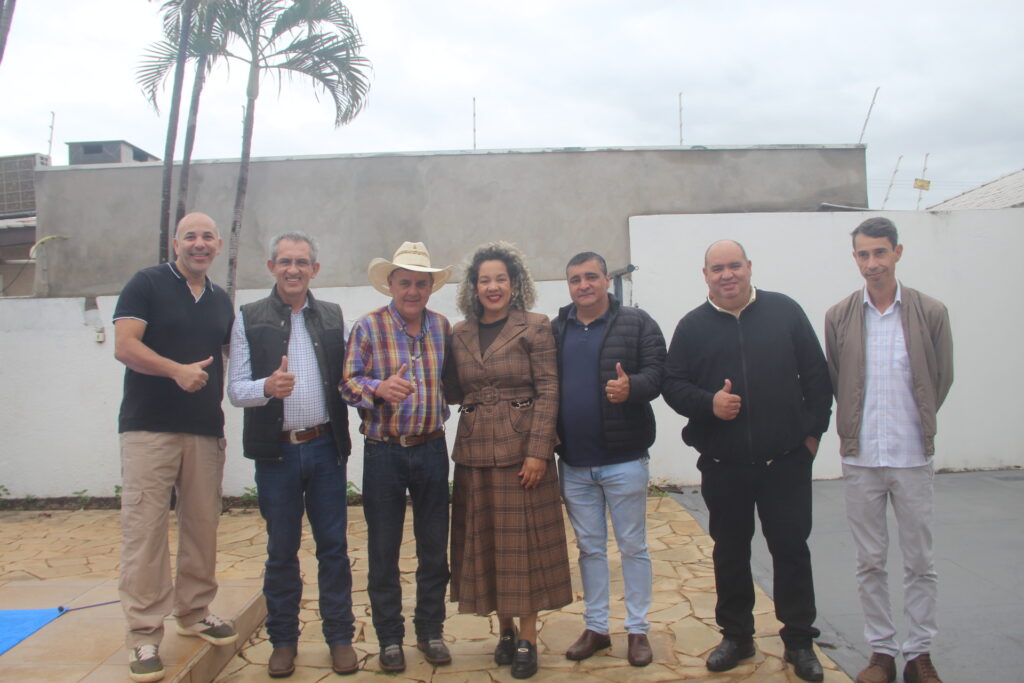 Com comitiva de peso, governador Eduardo Riedel cumpre agenda oficial em Três Lagoas
