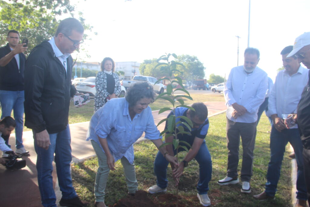 Três Lagoas abre comemorações dos 111 anos com homenagens e entregas