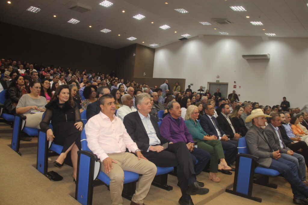 Três Lagoas celebra 111 anos homenageando personalidades que ajudam a construir a história do município Três Lagoas celebra 111 anos homenageando personalidades que ajudam a construir a história do município