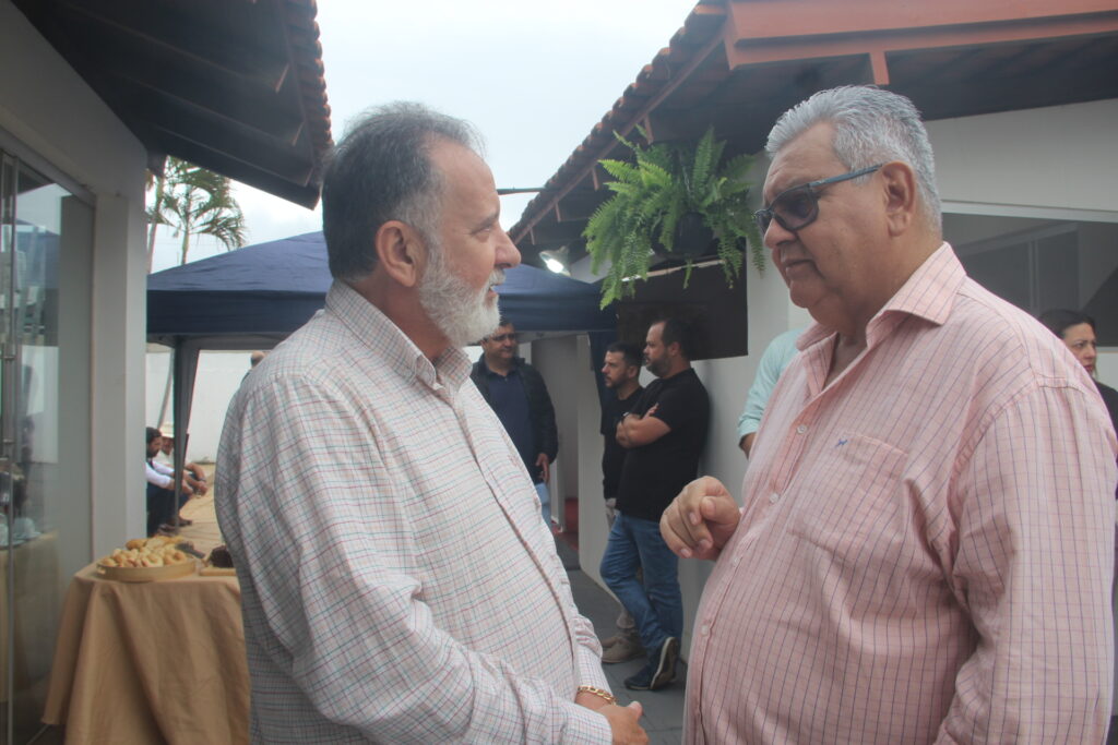 Com comitiva de peso, governador Eduardo Riedel cumpre agenda oficial em Três Lagoas