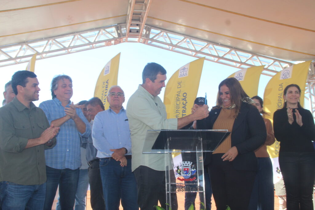 Riedel homologa licitação da MS-040 e consolida parceria com Márcia Amaral em agenda histórica para Brasilândia