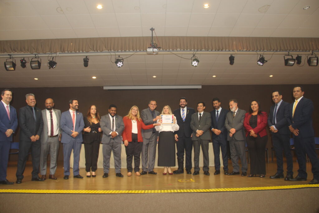Três Lagoas celebra 111 anos homenageando personalidades que ajudam a construir a história do município Três Lagoas celebra 111 anos homenageando personalidades que ajudam a construir a história do município