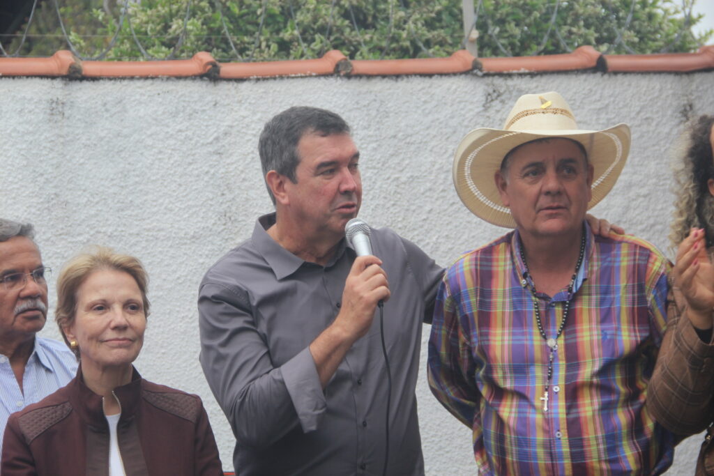 Com comitiva de peso, governador Eduardo Riedel cumpre agenda oficial em Três Lagoas