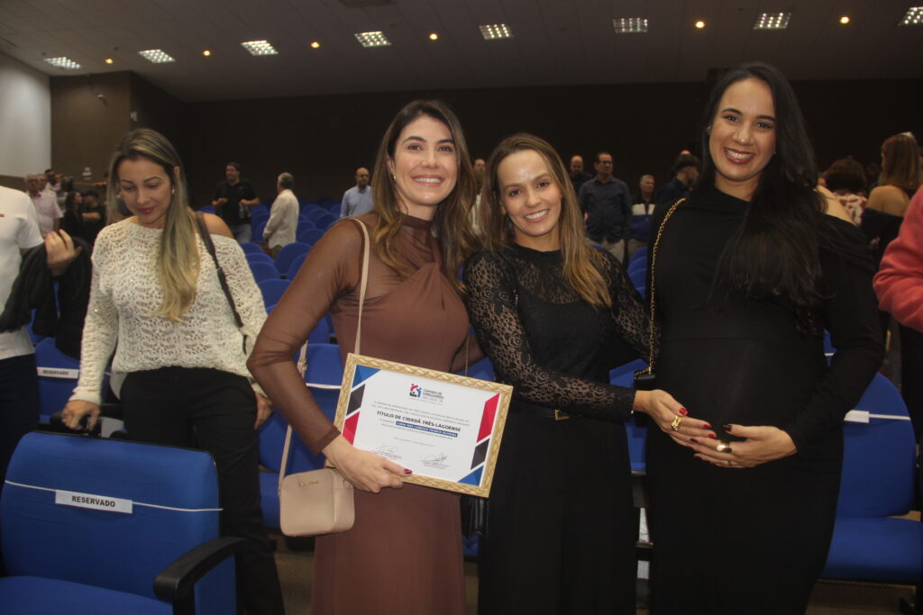 Três Lagoas celebra 111 anos homenageando personalidades que ajudam a construir a história do município Três Lagoas celebra 111 anos homenageando personalidades que ajudam a construir a história do município