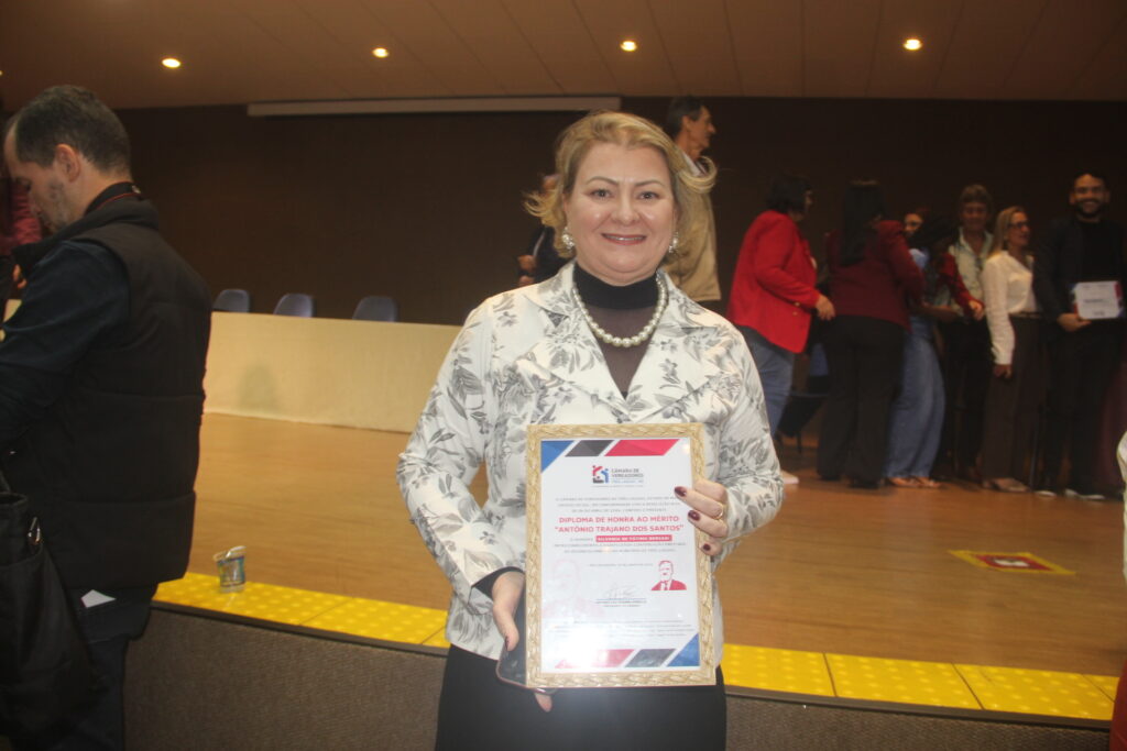 Três Lagoas celebra 111 anos homenageando personalidades que ajudam a construir a história do município Três Lagoas celebra 111 anos homenageando personalidades que ajudam a construir a história do município