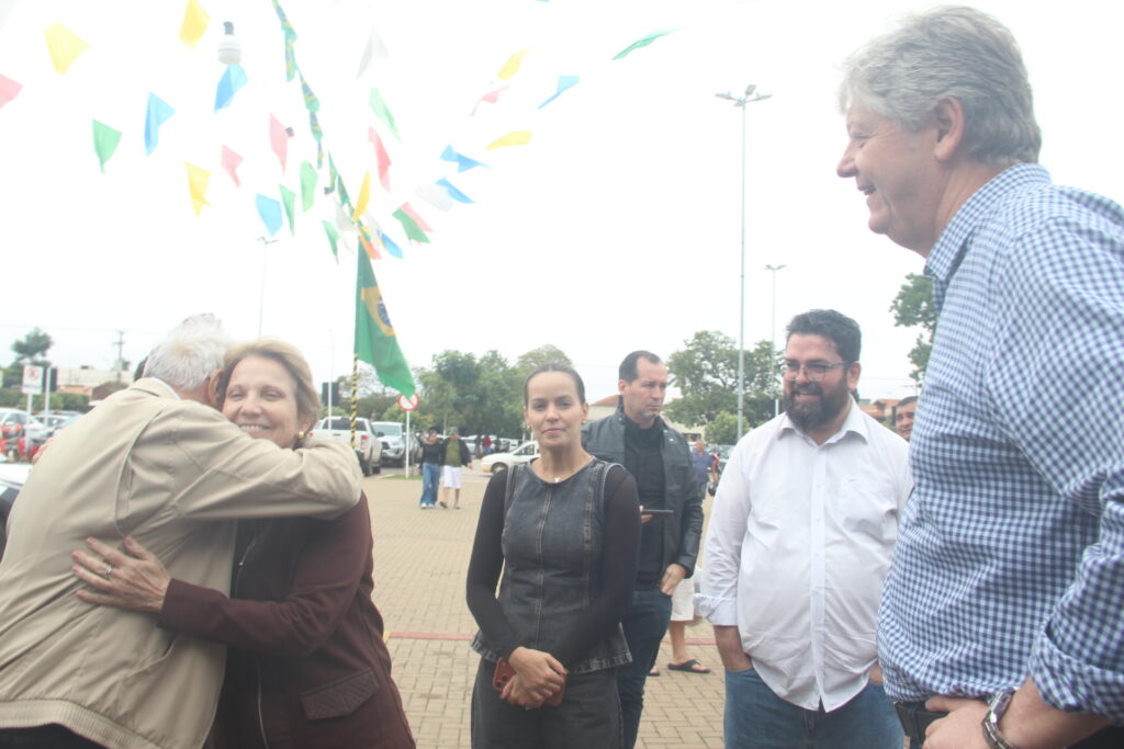 Com forte articulação política, governador e prefeito anunciam 'pacotão de obras' na Feira Central de Três Lagoas Com forte articulação política, governador e prefeito anunciam 'pacotão de obras' na Feira Central de Três Lagoas