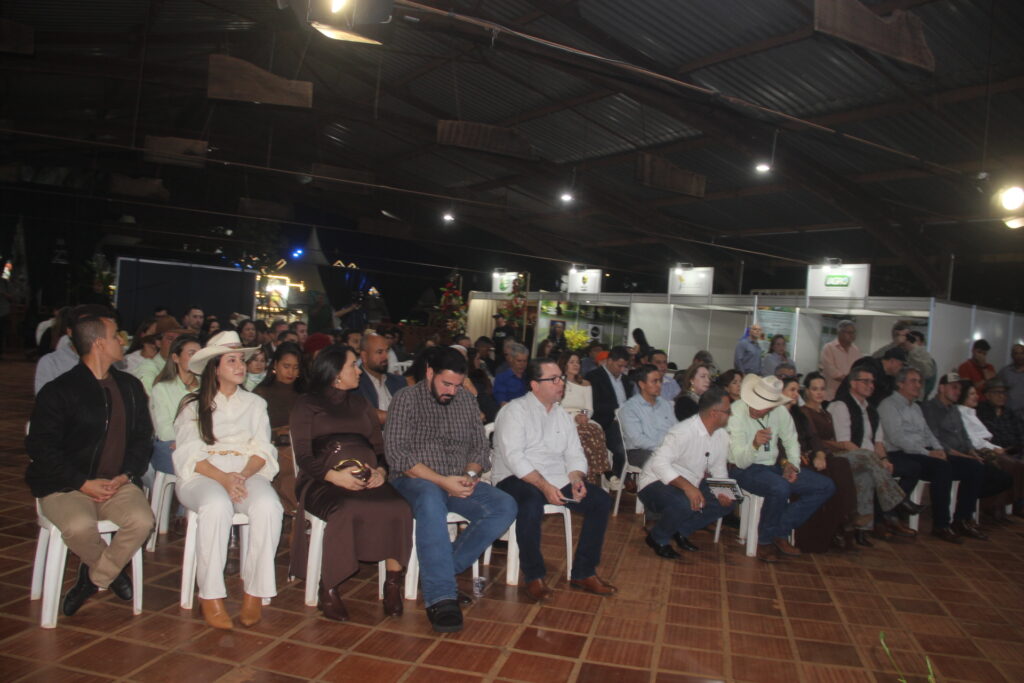 Expotrês 2026 começa com casa cheia e reforça protagonismo de Três Lagoas no Estado de MS Expotrês 2026 começa com casa cheia e reforça protagonismo de Três Lagoas no Estado de MS