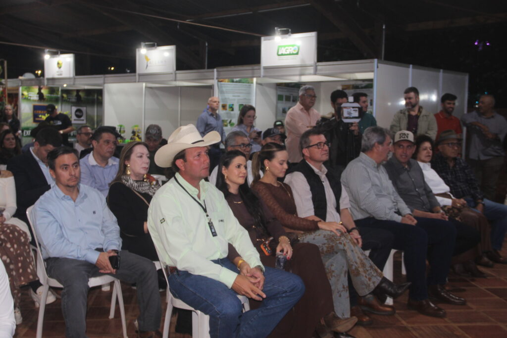 Expotrês 2026 começa com casa cheia e reforça protagonismo de Três Lagoas no Estado de MS Expotrês 2026 começa com casa cheia e reforça protagonismo de Três Lagoas no Estado de MS