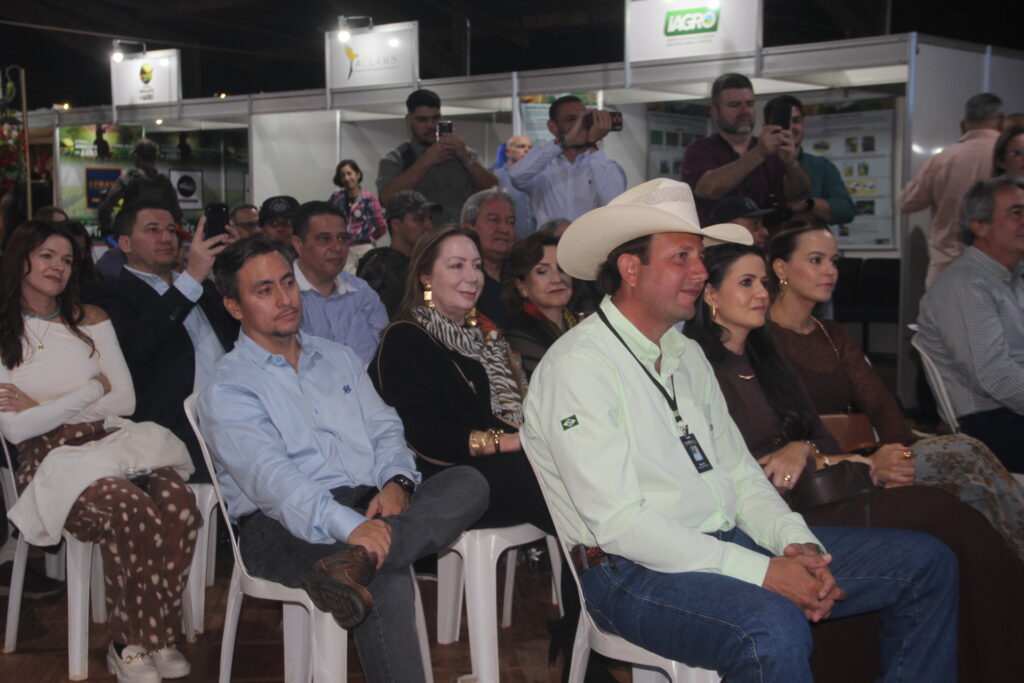 Expotrês 2026 começa com casa cheia e reforça protagonismo de Três Lagoas no Estado de MS Expotrês 2026 começa com casa cheia e reforça protagonismo de Três Lagoas no Estado de MS