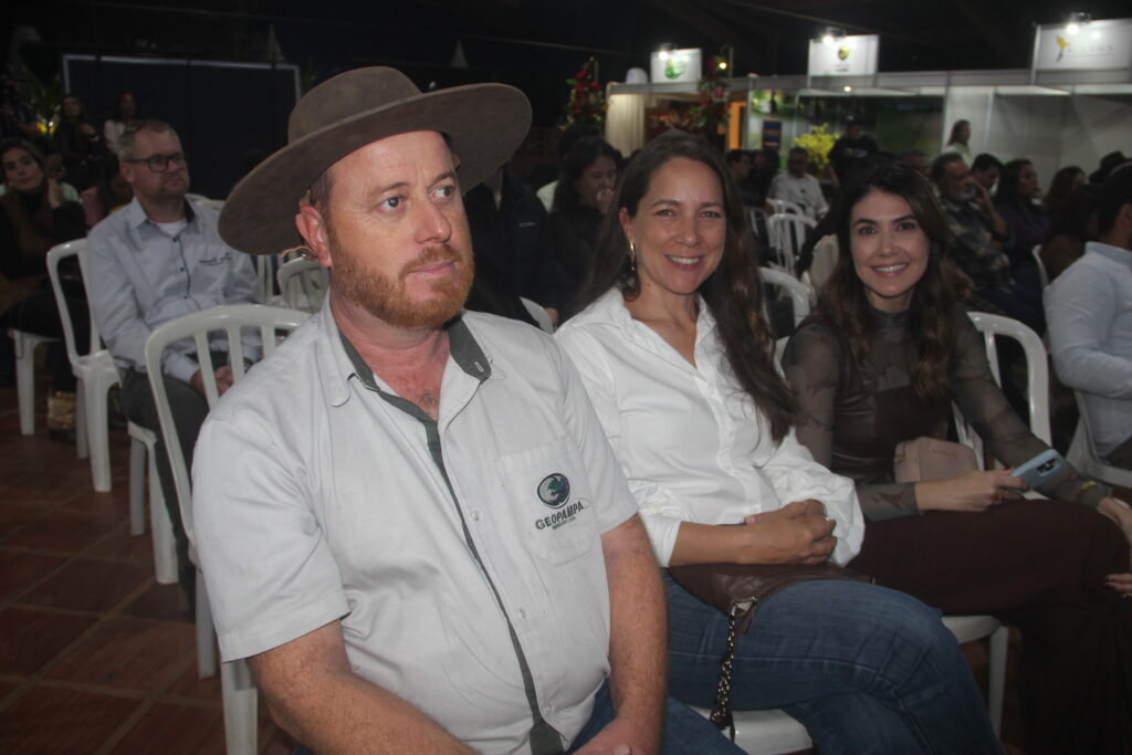 Expotrês 2026 começa com casa cheia e reforça protagonismo de Três Lagoas no Estado de MS Expotrês 2026 começa com casa cheia e reforça protagonismo de Três Lagoas no Estado de MS