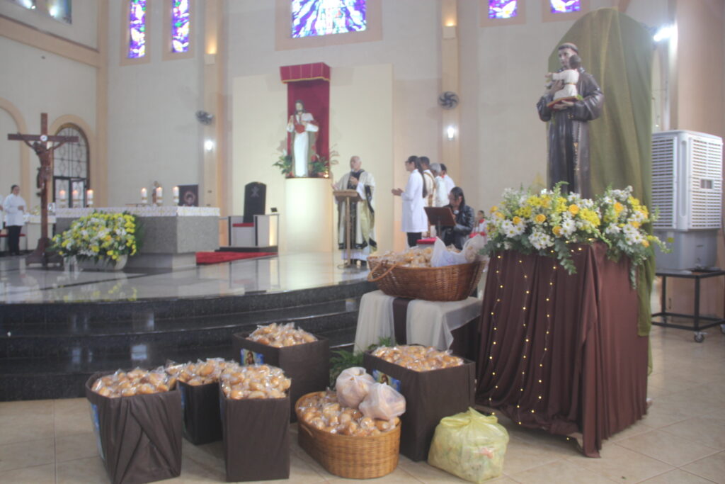 Sob a proteção de Santo Antônio, Três Lagoas celebra fé e seus 111 anos de história Sob a proteção de Santo Antônio, Três Lagoas celebra fé e seus 111 anos de história