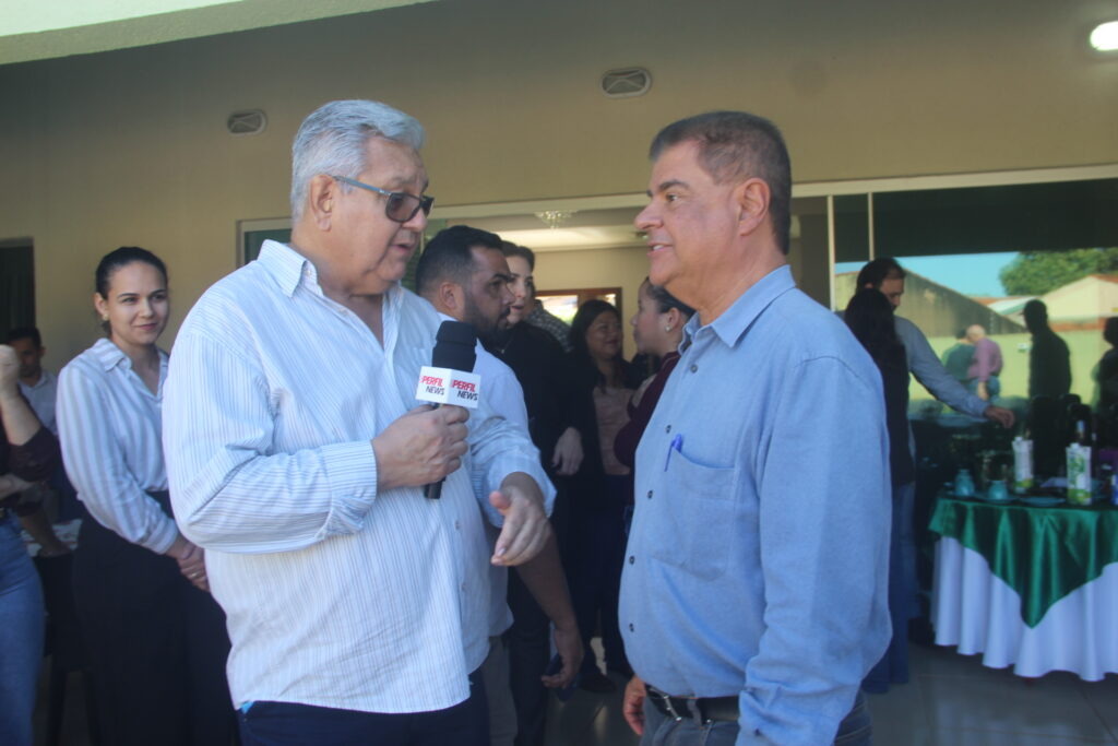 Governador visita ex-prefeito e reúne lideranças em Brasilândia