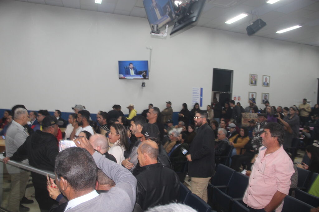 Câmara de Três Lagoas aprova atualização do Plano Diretor em sessão marcada por protestos e tumulto Câmara de Três Lagoas aprova atualização do Plano Diretor em sessão marcada por protestos e tumulto