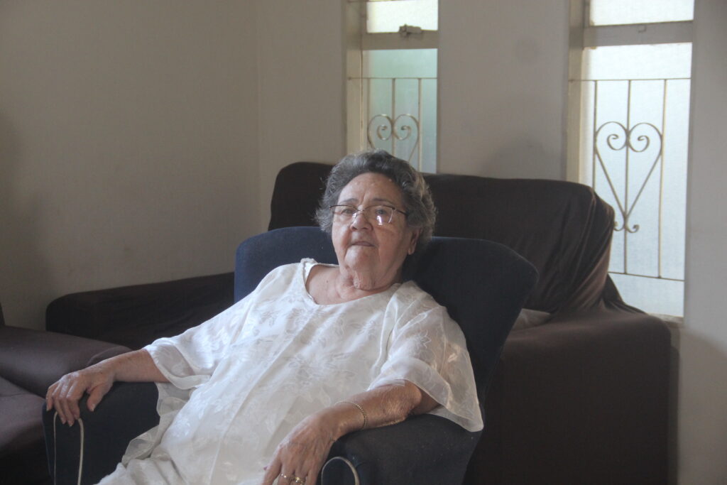 “Olhei para ele e soube: era o amor da minha vida”- Casal celebra 60 anos de união em renovação de votos “Olhei para ele e soube: era o amor da minha vida”- Casal celebra 60 anos de união em renovação de votos