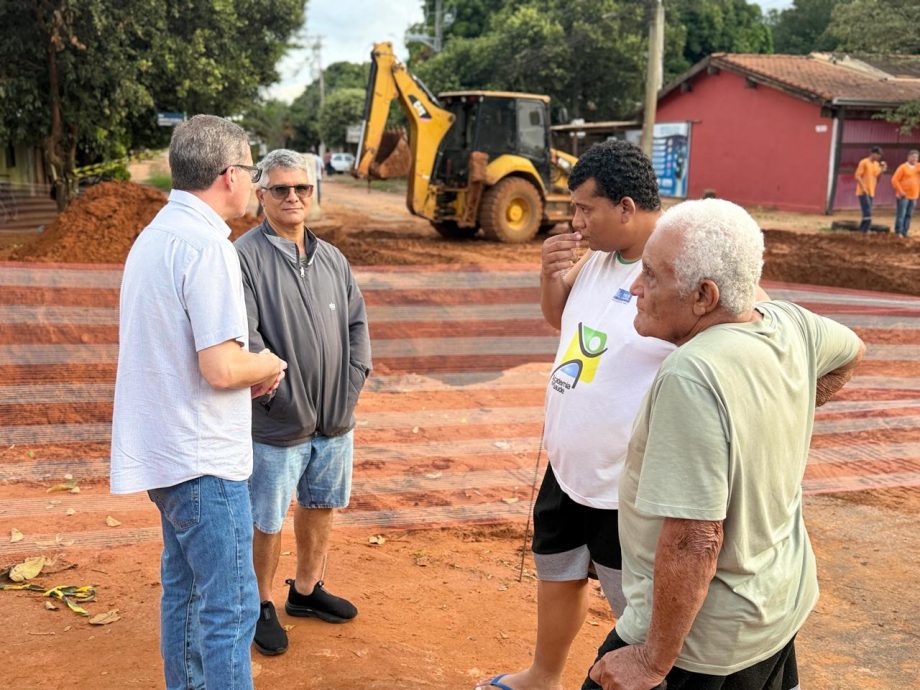 Em menos de 24h, Prefeitura amplia equipes em campo e avança rapidamente nos reparos de cratera no Jardim Rodrigues
