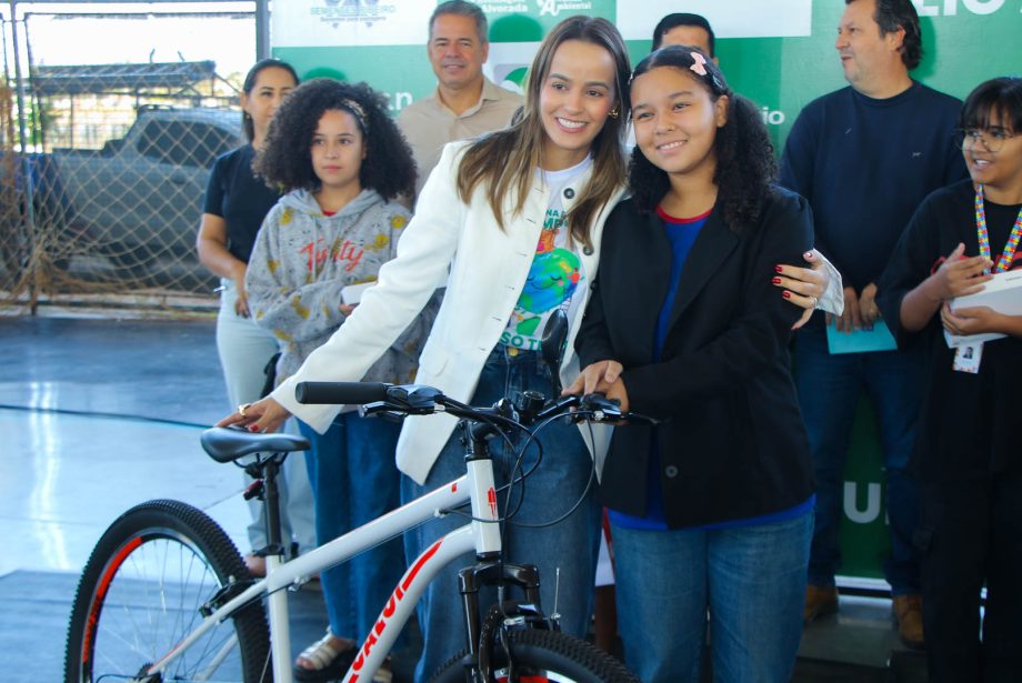 Feira “Uma Só Terra” reúne estudantes, parceiros e ações de conscientização durante a Semana Municipal do Meio Ambiente 2026 Feira “Uma Só Terra” reúne estudantes, parceiros e ações de conscientização durante a Semana Municipal do Meio Ambiente 2026