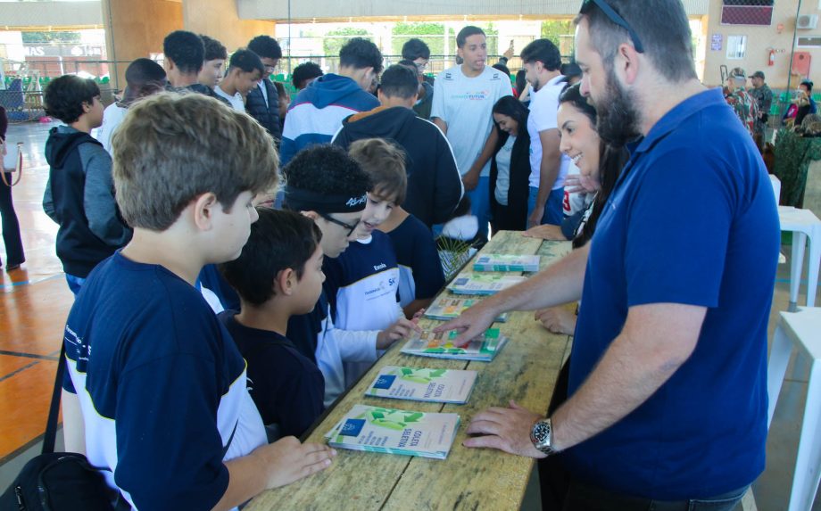 Feira “Uma Só Terra” reúne estudantes, parceiros e ações de conscientização durante a Semana Municipal do Meio Ambiente 2026 Feira “Uma Só Terra” reúne estudantes, parceiros e ações de conscientização durante a Semana Municipal do Meio Ambiente 2026