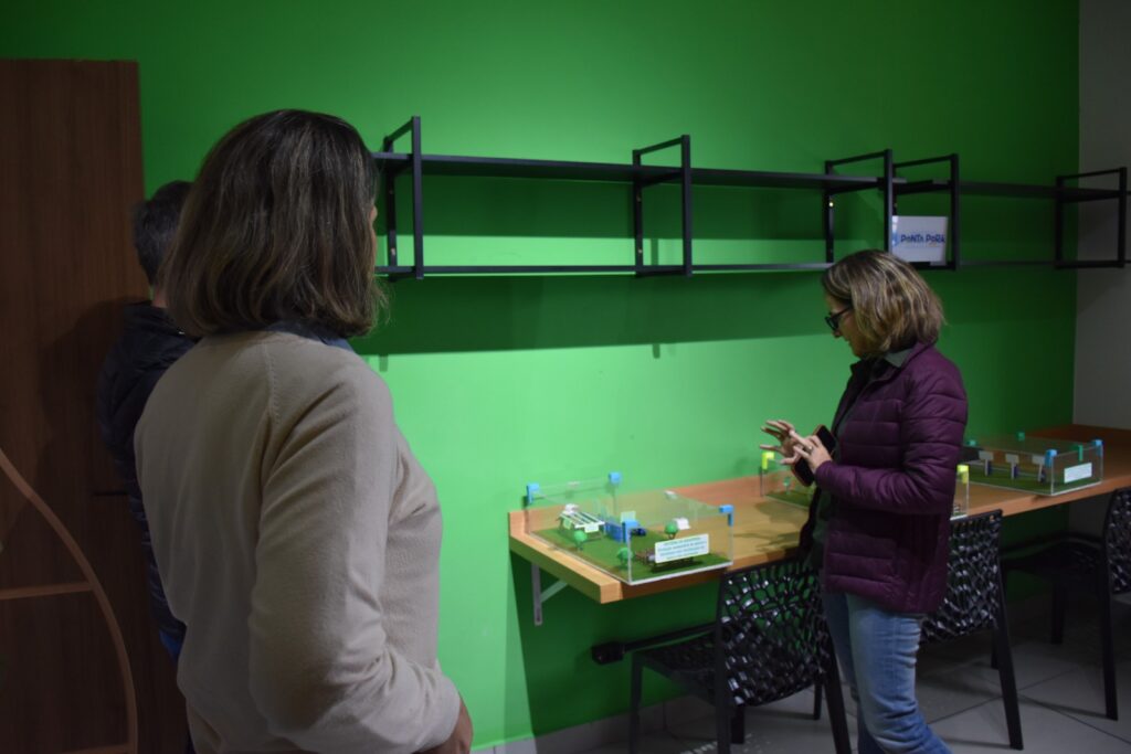 Tecnologia no campo avança além das máquinas e aproxima jovens da ciência em assentamento de MS