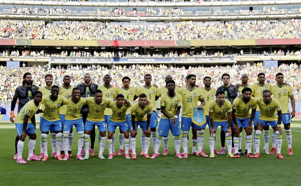 RUMO AO HEXA: Nas ruas de Três Lagoas, a confiança veste verde e amarelo e já sonha com mais uma estrela RUMO AO HEXA: Nas ruas de Três Lagoas, a confiança veste verde e amarelo e já sonha com mais uma estrela