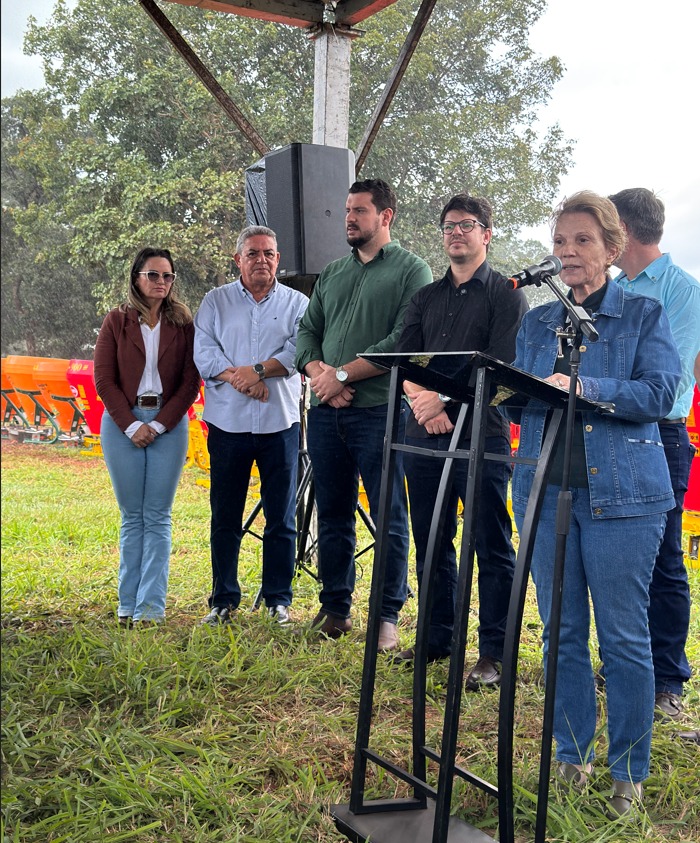 Marco Santullo acompanha senadora Tereza Cristina em entrega de maquinários para a agricultura em MS Marco Santullo acompanha senadora Tereza Cristina em entrega de maquinários para a agricultura em MS