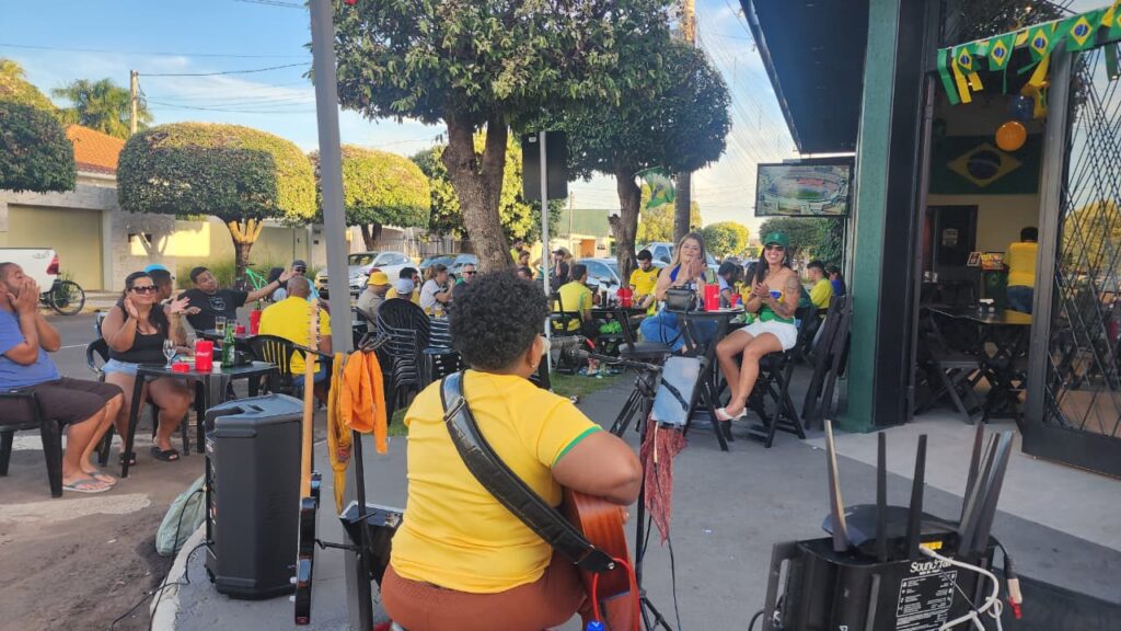 Do sufoco ao êxtase: virada do Brasil leva torcida ao delírio e transforma bares de Três Lagoas em uma grande festa
