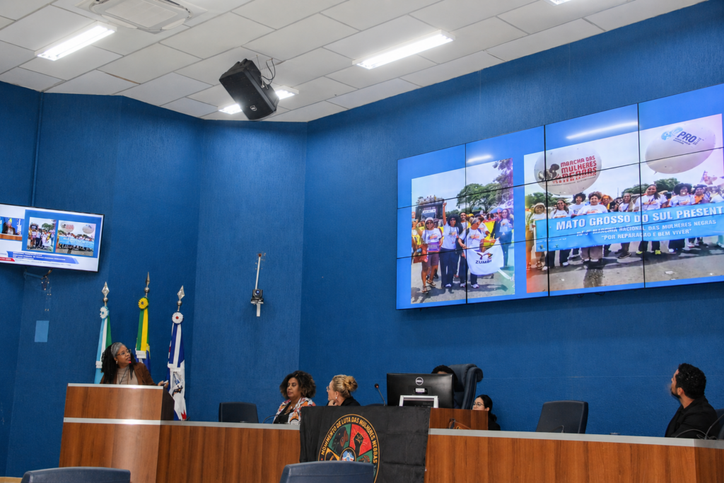 Proposto por Evalda Reis, seminário fortalece debate sobre igualdade racial e protagonismo das mulheres negras em Três Lagoas Proposto por Evalda Reis, seminário fortalece debate sobre igualdade racial e protagonismo das mulheres negras em Três Lagoas