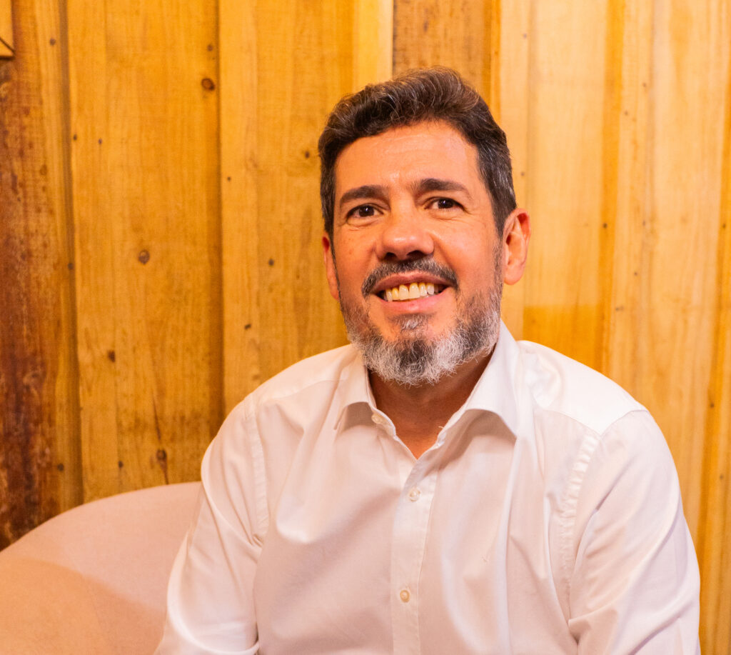 Cristiano Parmezan é o novo presidente da Abrasel no MS Cristiano Parmezan é o novo presidente da Abrasel no MS