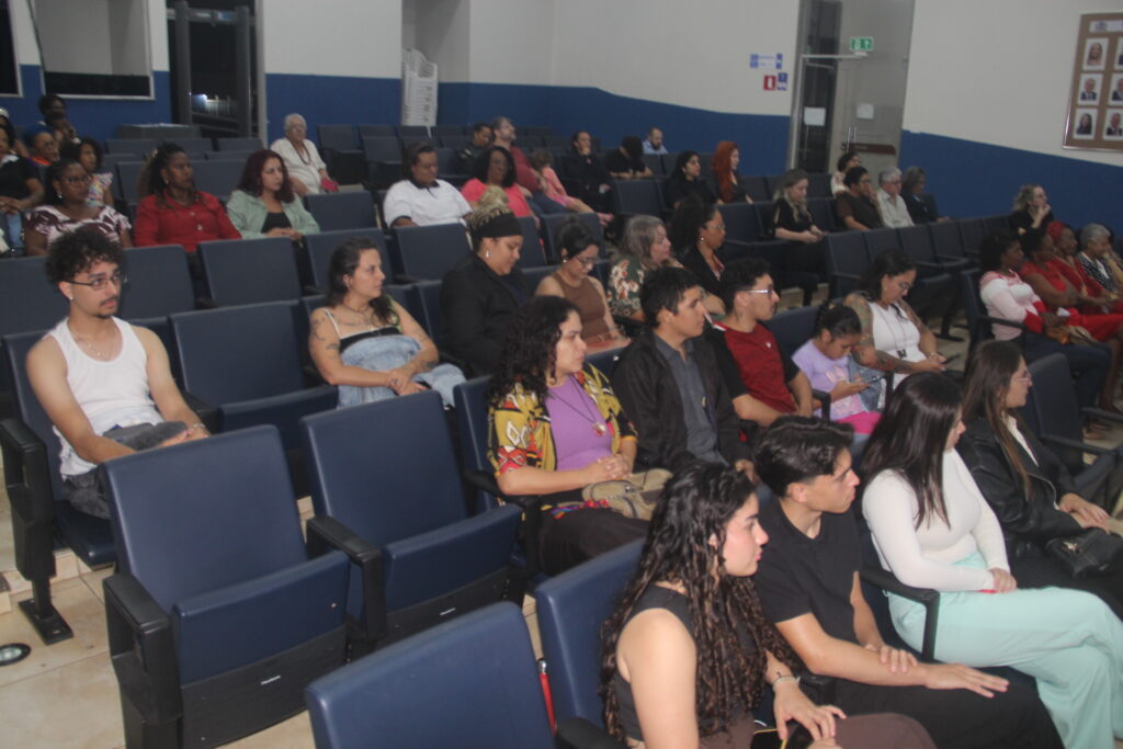Proposto por Evalda Reis, seminário fortalece debate sobre igualdade racial e protagonismo das mulheres negras em Três Lagoas Proposto por Evalda Reis, seminário fortalece debate sobre igualdade racial e protagonismo das mulheres negras em Três Lagoas