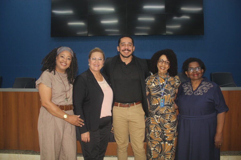 Proposto por Evalda Reis, seminário fortalece debate sobre igualdade racial e protagonismo das mulheres negras em Três Lagoas Proposto por Evalda Reis, seminário fortalece debate sobre igualdade racial e protagonismo das mulheres negras em Três Lagoas
