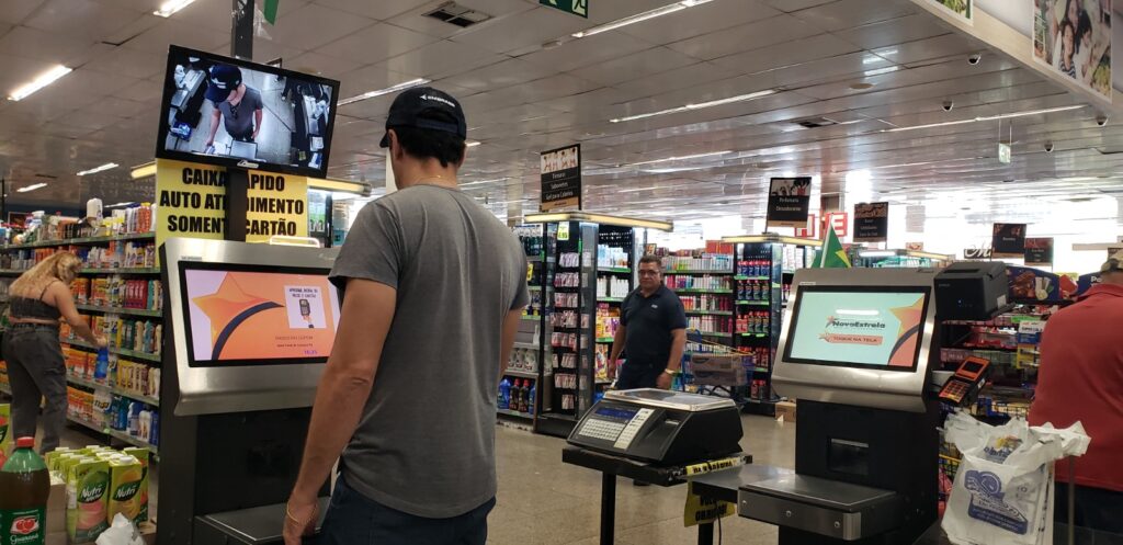 Tecnologia transforma hábitos de consumo e redefine o comércio em Três Lagoas Tecnologia transforma hábitos de consumo e redefine o comércio em Três Lagoas
