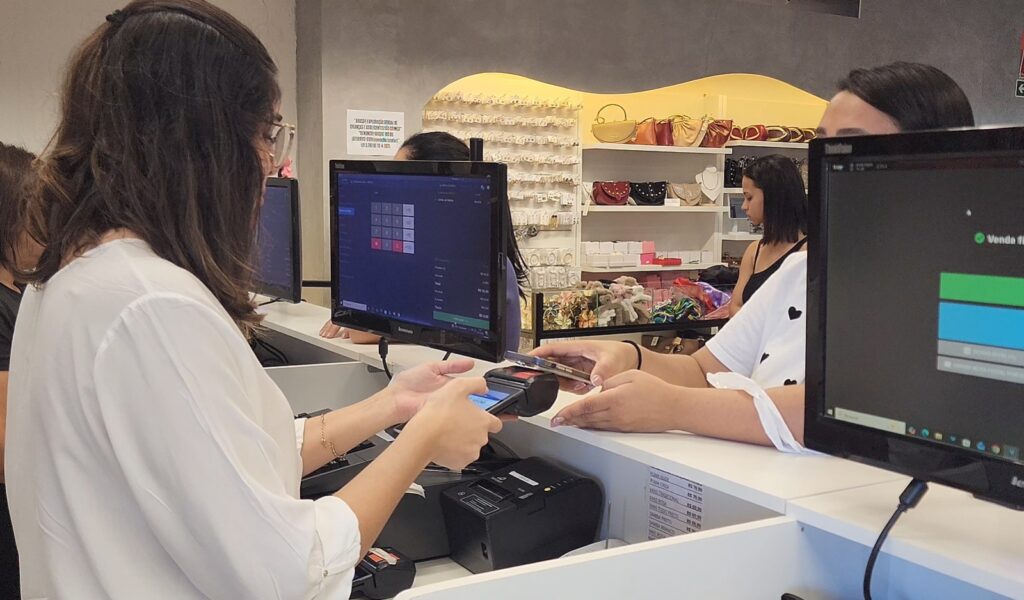 Tecnologia transforma hábitos de consumo e redefine o comércio em Três Lagoas Tecnologia transforma hábitos de consumo e redefine o comércio em Três Lagoas