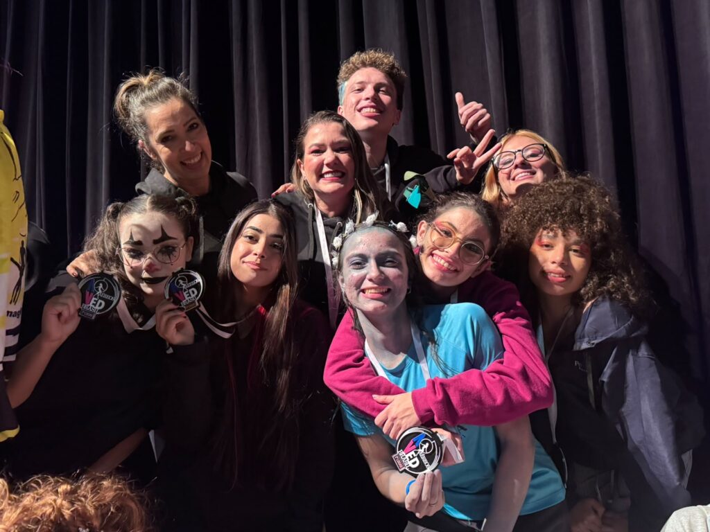 Recorde histórico: Pole Studio A de Três Lagoas conquista 13 premiações no Campeonato Valinhos em Dança e Aéreos Recorde histórico: Pole Studio A de Três Lagoas conquista 13 premiações no Campeonato Valinhos em Dança e Aéreos