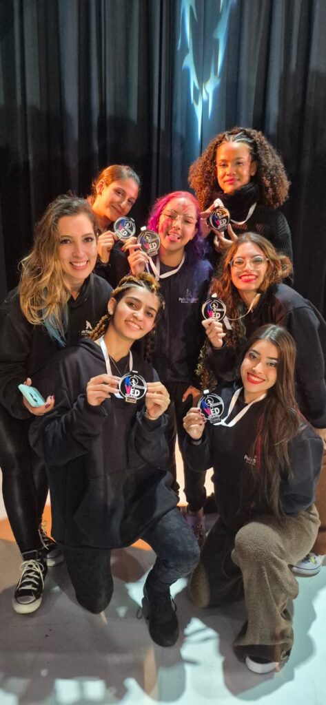 Recorde histórico: Pole Studio A de Três Lagoas conquista 13 premiações no Campeonato Valinhos em Dança e Aéreos Recorde histórico: Pole Studio A de Três Lagoas conquista 13 premiações no Campeonato Valinhos em Dança e Aéreos