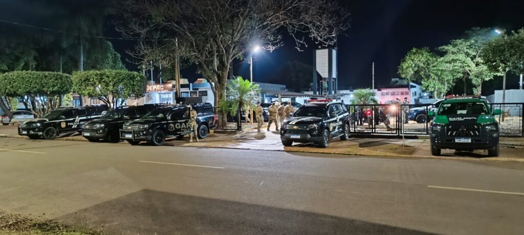 OPERAÇÃO JANUS: Forças de segurança deflagram ofensiva contra o crime organizado em Três Lagoas; 14 pessoas são presas OPERAÇÃO JANUS: Forças de segurança deflagram ofensiva contra o crime organizado em Três Lagoas; 14 pessoas são presas