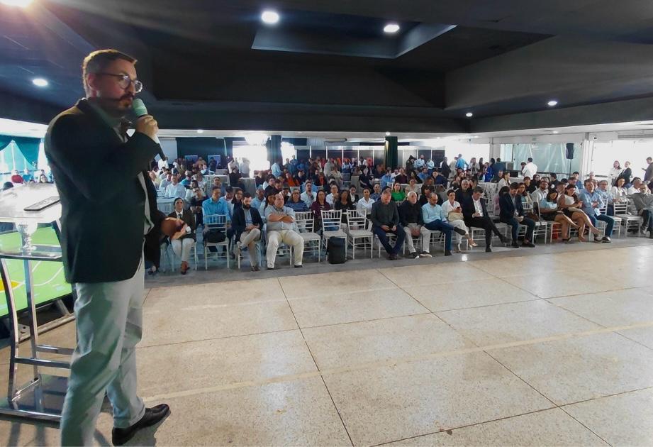 Executivo da Arauco destaca potencial transformador de grandes empreendimentos no Encadear Summit Executivo da Arauco destaca potencial transformador de grandes empreendimentos no Encadear Summit