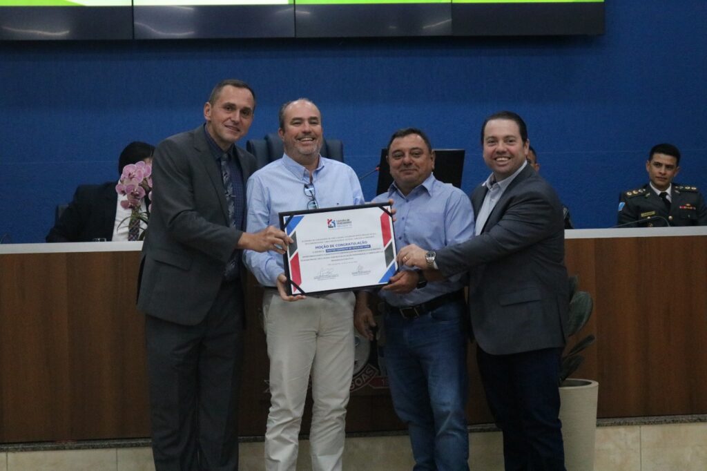 Vereador sargento Rodrigues homenageia personalidades que fazem a diferença em Três Lagoas Vereador sargento Rodrigues homenageia personalidades que fazem a diferença em Três Lagoas