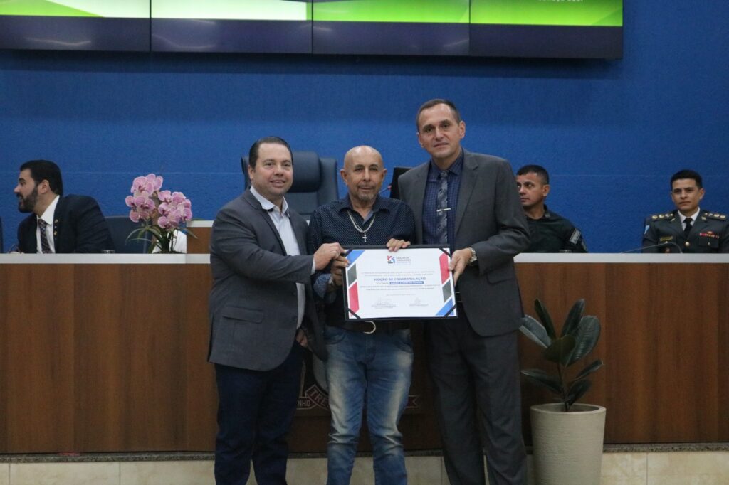Vereador sargento Rodrigues homenageia personalidades que fazem a diferença em Três Lagoas Vereador sargento Rodrigues homenageia personalidades que fazem a diferença em Três Lagoas