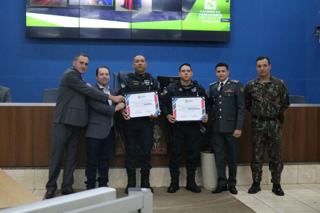 Vereador sargento Rodrigues homenageia personalidades que fazem a diferença em Três Lagoas Vereador sargento Rodrigues homenageia personalidades que fazem a diferença em Três Lagoas