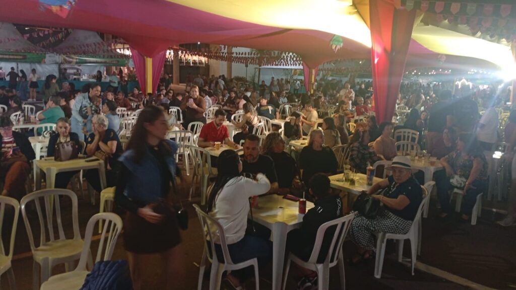 Festival Gastronômico Caipira lota Shopping Três Lagoas e transforma cidade em palco da maior festa julina de Mato Grosso do Sul Festival Gastronômico Caipira lota Shopping Três Lagoas e transforma cidade em palco da maior festa julina de Mato Grosso do Sul