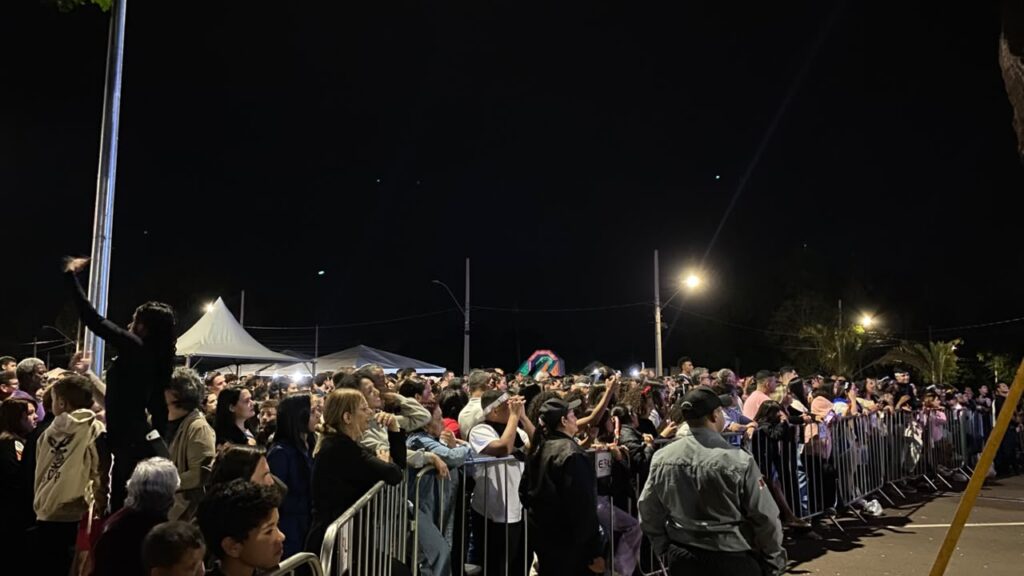 Primeira noite da Marcha para Jesus atrai multidão e mobiliza o trânsito da cidade Primeira noite da Marcha para Jesus atrai multidão e mobiliza o trânsito da cidade