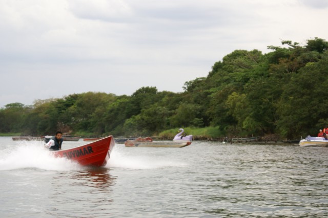 “Arrancadão de Barcos” reúne milhares de pessoas as margens do Rio Paraná em TL