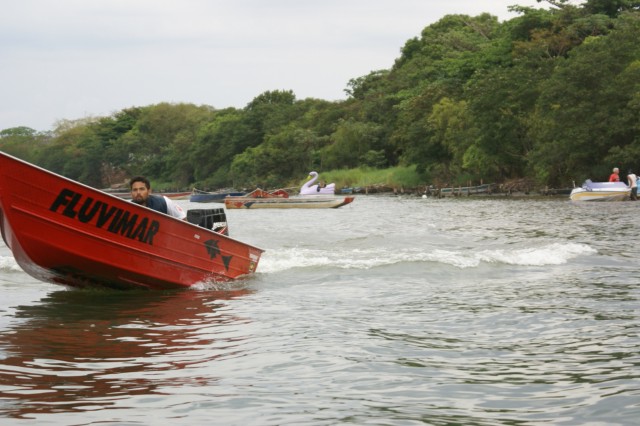 “Arrancadão de Barcos” reúne milhares de pessoas as margens do Rio Paraná em TL