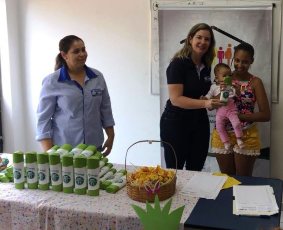 Crianças do Colo de Mãe da Assistência Social de Três Lagoas recebem kits de higiene bucal