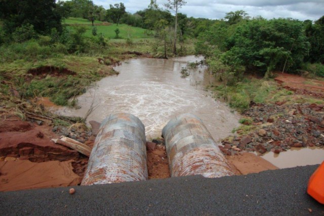 Chuva interrompe rodovia no trecho que liga Paranaíba a Cassilândia