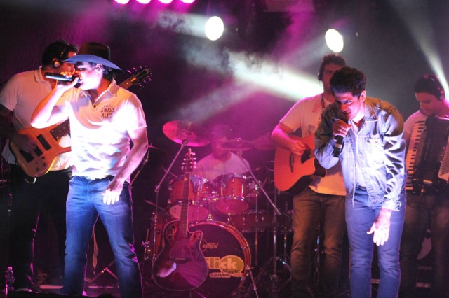 Victor & Matheus Viracopos Botequim