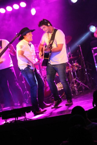 Victor & Matheus Viracopos Botequim