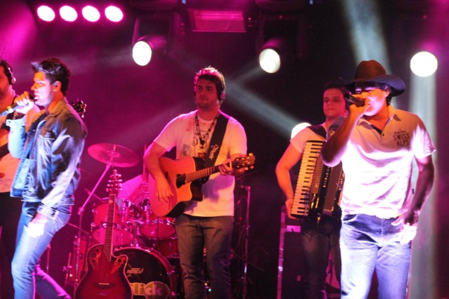 Victor & Matheus Viracopos Botequim